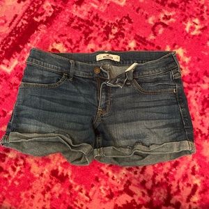 Hollister shorts size 7 w 28.